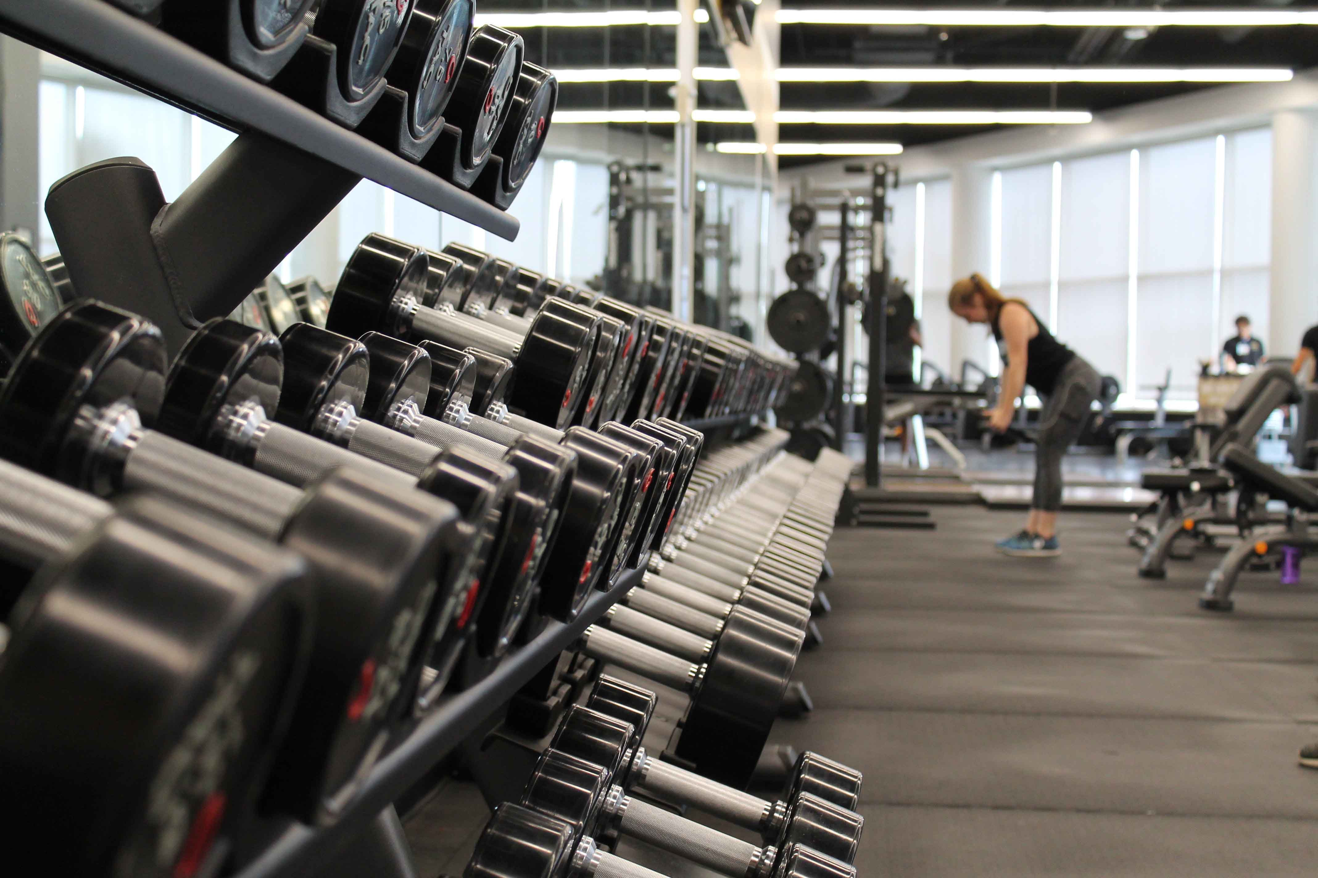 Treino em academia com Personal Trainer